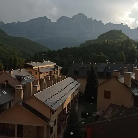 Selva Pistas דירה *